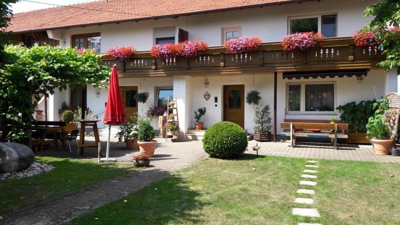 Pension Zum Krug, Messe Muenchen Hergolding Extérieur photo