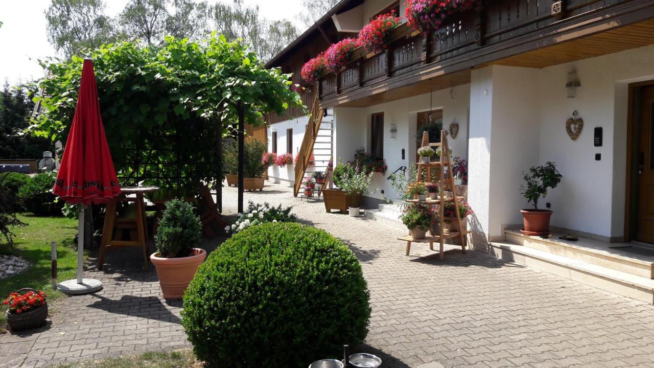 Pension Zum Krug, Messe Muenchen Hergolding Extérieur photo