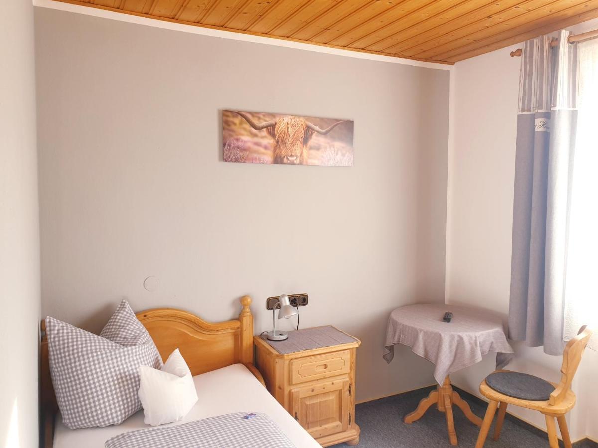 Pension Zum Krug, Messe Muenchen Hergolding Extérieur photo