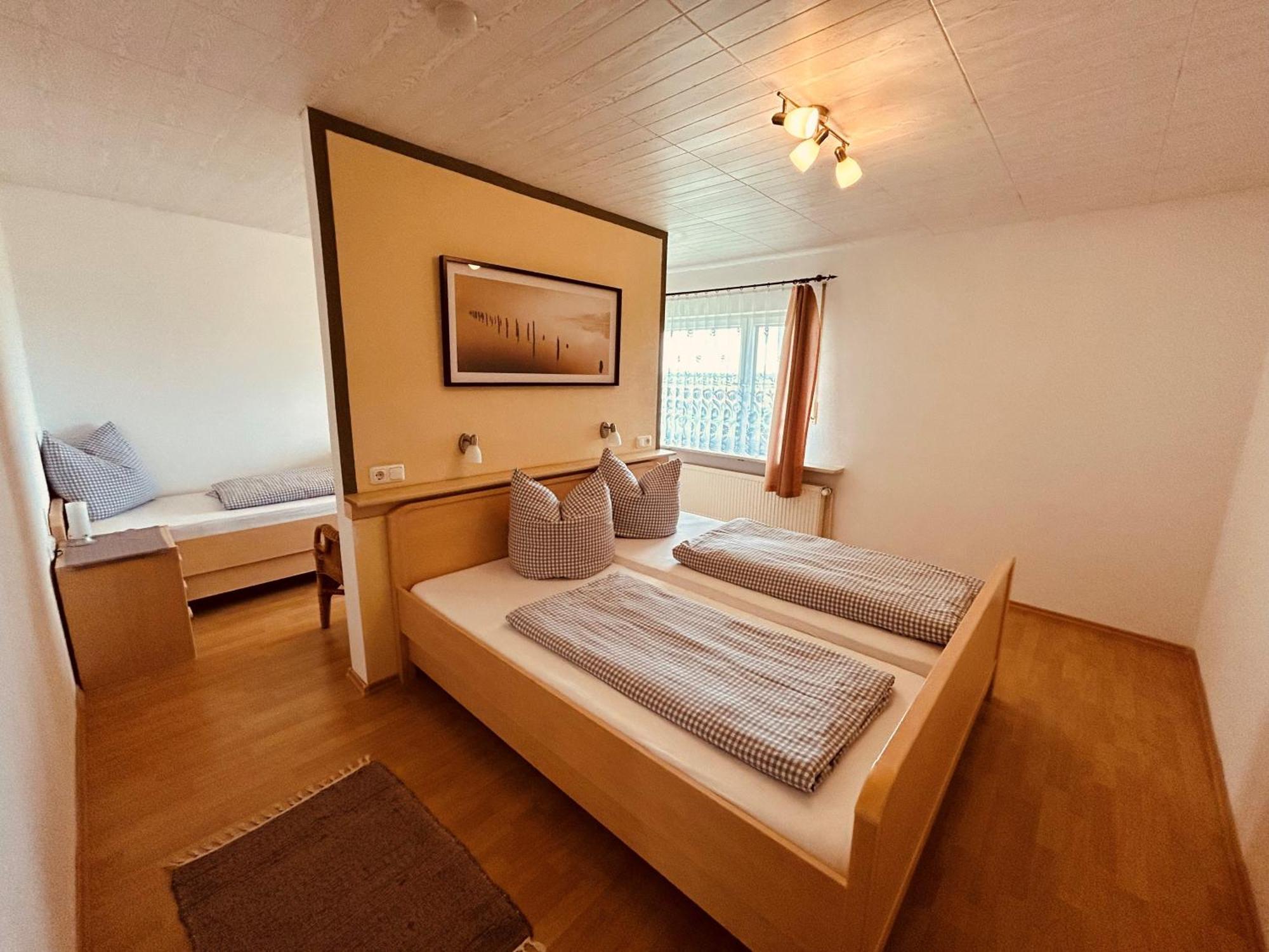 Pension Zum Krug, Messe Muenchen Hergolding Chambre photo